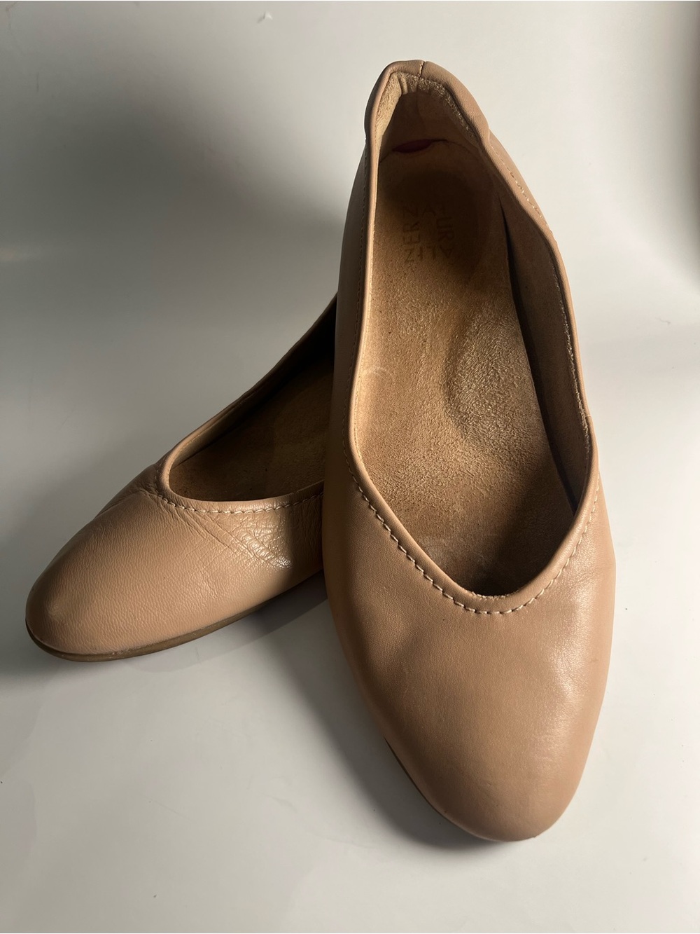 Classic Naturalizer Women's Nude Leather Ballet Flats Size 12 with Rubber Sole